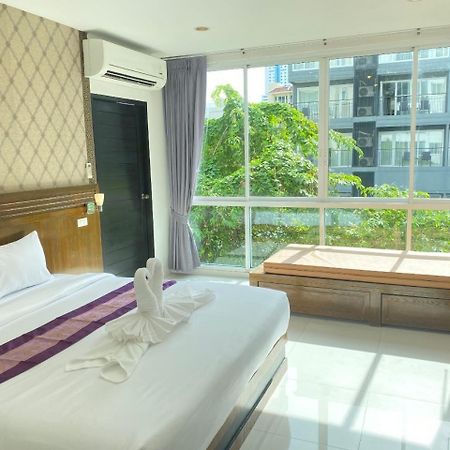 Nj Patong Hotel Exterior foto